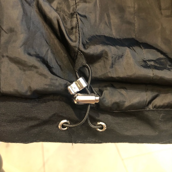 Luhta Long Jacket with detachable Hood in Black. Size US 2 - Picture 8 of 8